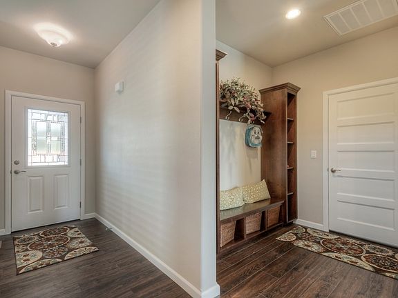 3rd image of 5043 Raven Ct NE