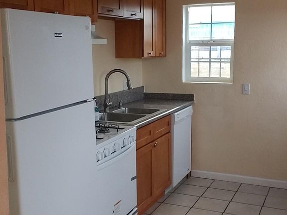 3rd image of 3234 Webster Ave