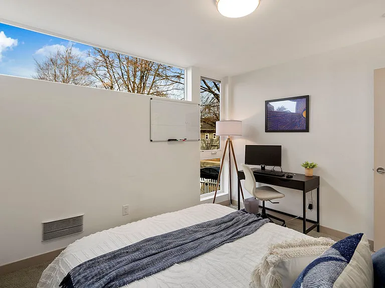 3415 Beacon Ave S #B — Photo 9