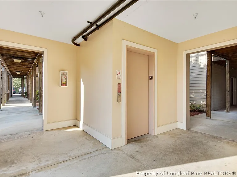 1611 Bluffside Dr #301 — Photo 2