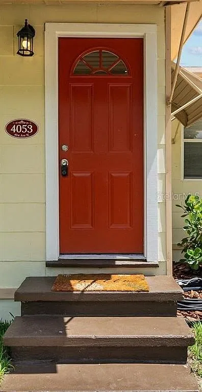 3 bed, 1.0 bath, 896 sqft, $1,995 — Photo 3