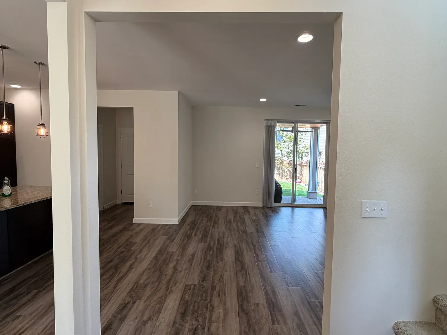 3 bed, 2.5 bath, 2064 sqft, $3,200 — Photo 3