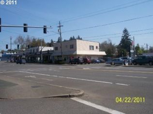 16 SE Main St, Winston, OR 97496