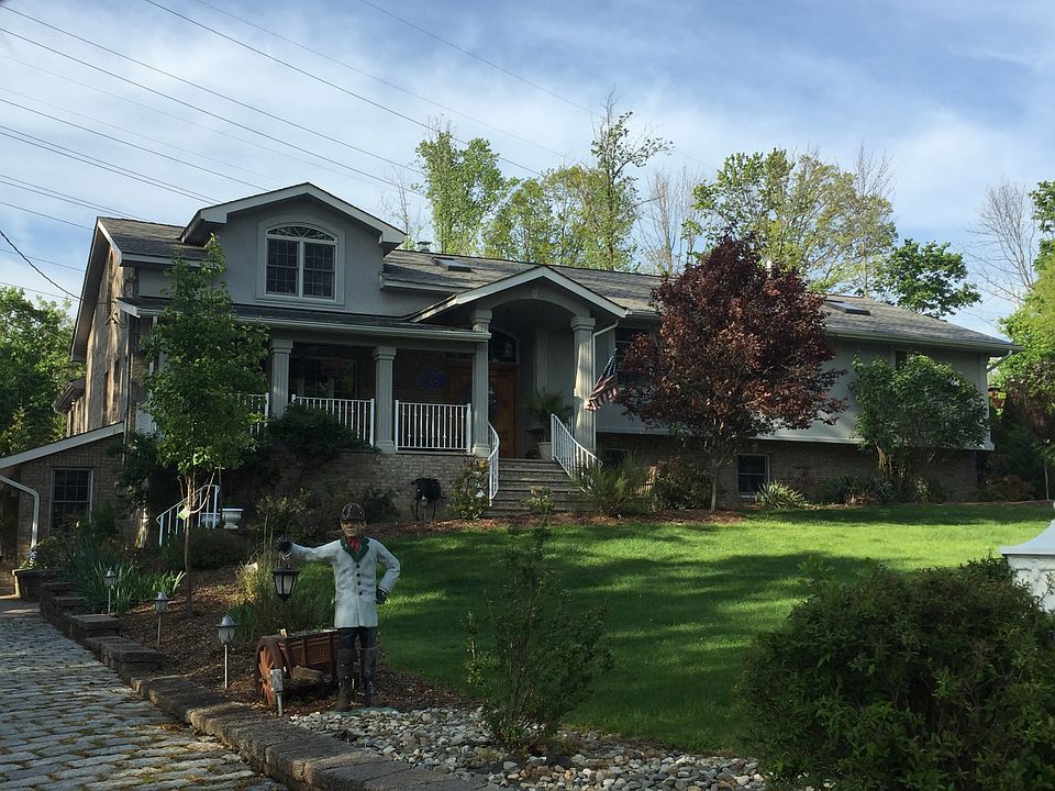 1st image of 38 Highland Dr