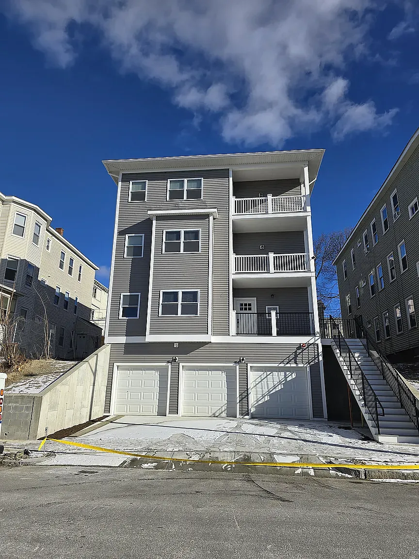 3 bed, 1.5 bath, 1317 sqft, $2,800 — Photo 1