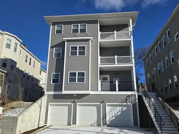 49 Arlington St #3, Worcester, MA 01604