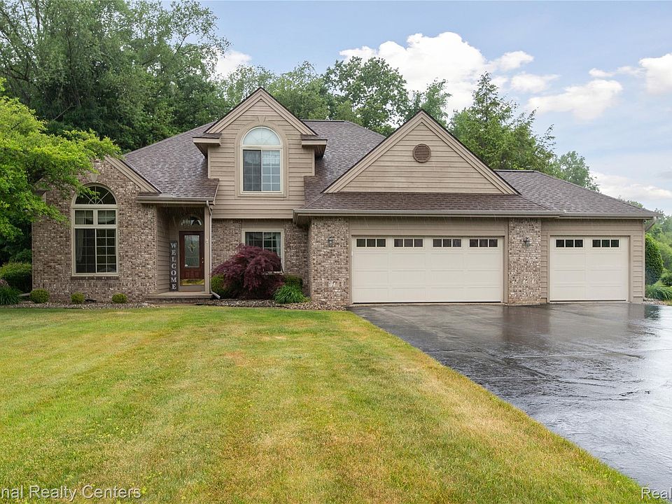 1st image of 120 Tiffany Ln