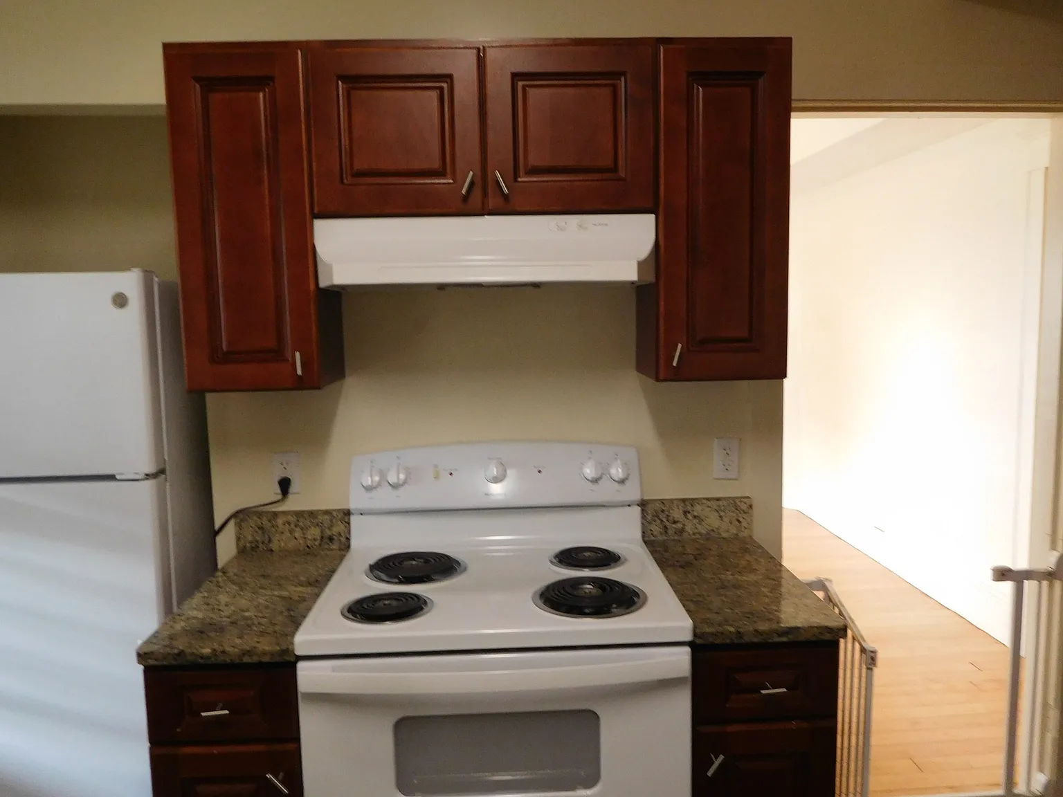 4 bed, 2.0 bath, 1508 sqft, $3,650 — Photo 4