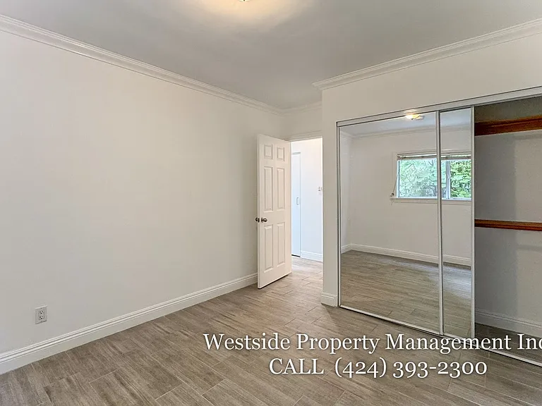627 Westminster Ave #2 — Photo 11
