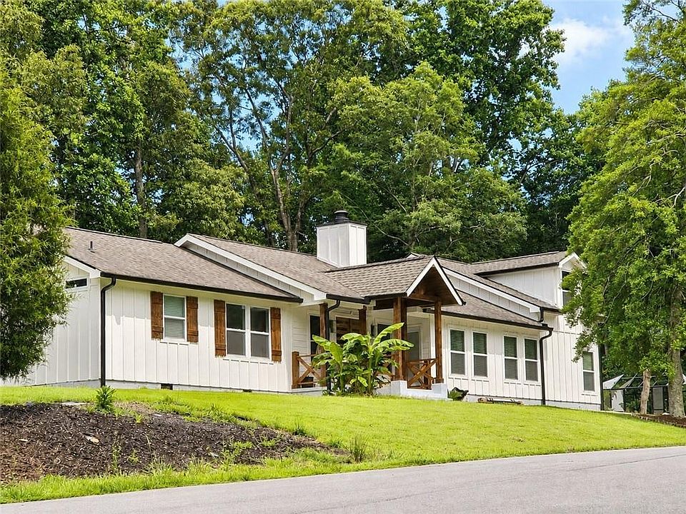 1st image of 2820 Lullwater Dr