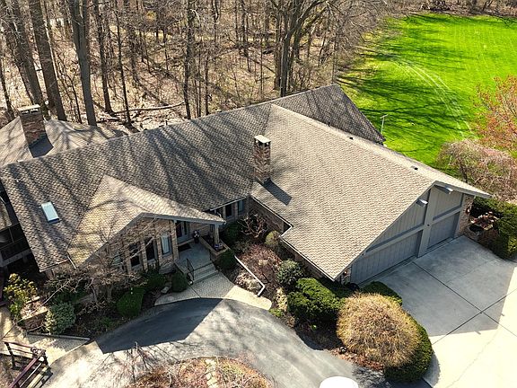 3rd image of 1440 S Stadium Rd