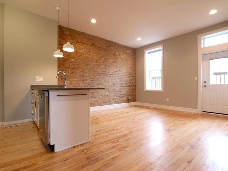 2132 S Washtenaw Ave #2 — Photo 3