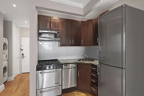 Rented by Cooper & Cooper Real Estate | media 9