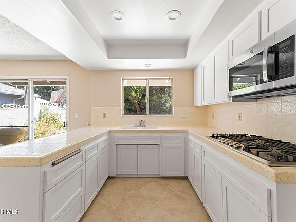3rd image of 1078 Stanford Dr