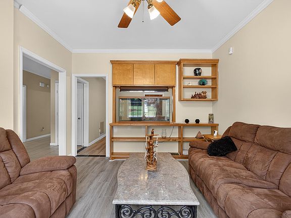 5th image of 68 Woodlawn Ln