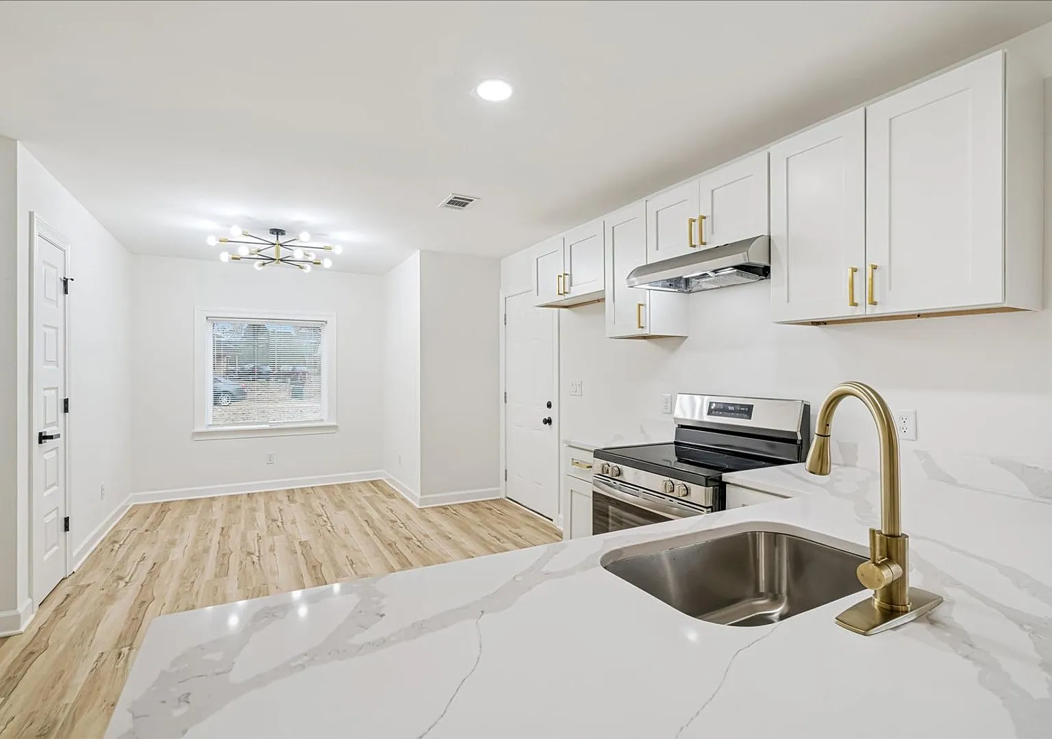 2923 Lake Park Rd Memphis, TN 38127 — Photo 3