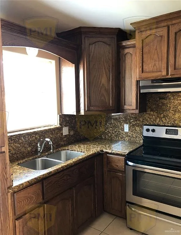 2 bed, 2.0 bath, 3840 sqft, $925 — Photo 4