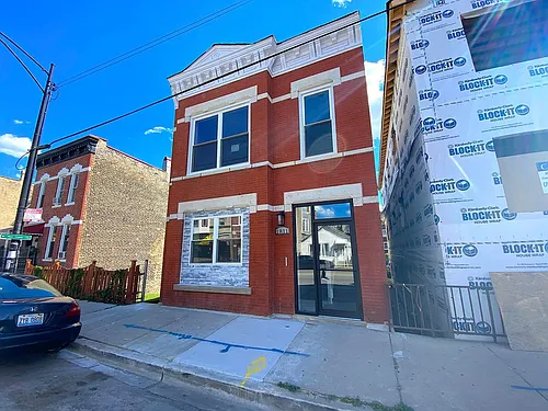 1811 W Cermak Rd #3 Photo 1