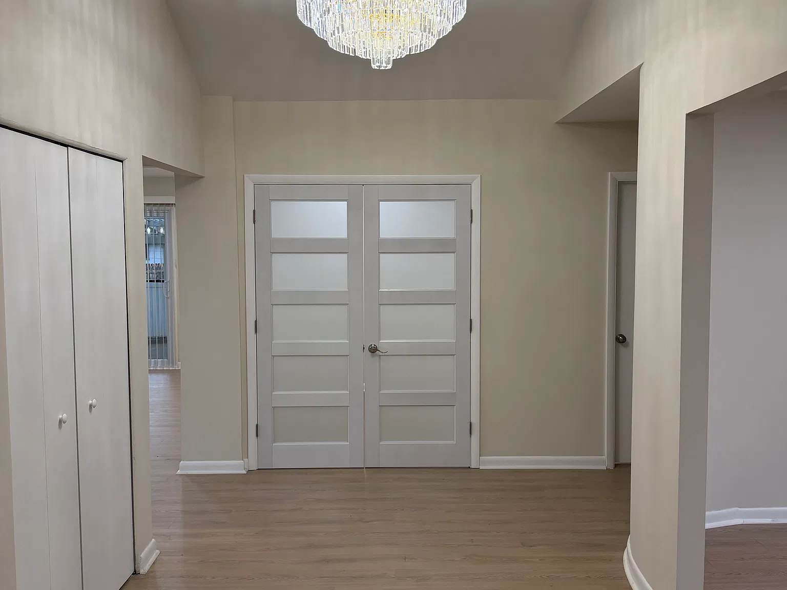 4 bed, 2070 sqft, $3,300 — Photo 4