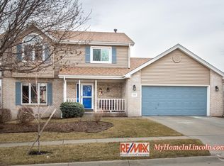 7330 Canyon Rd, Lincoln, NE 68516