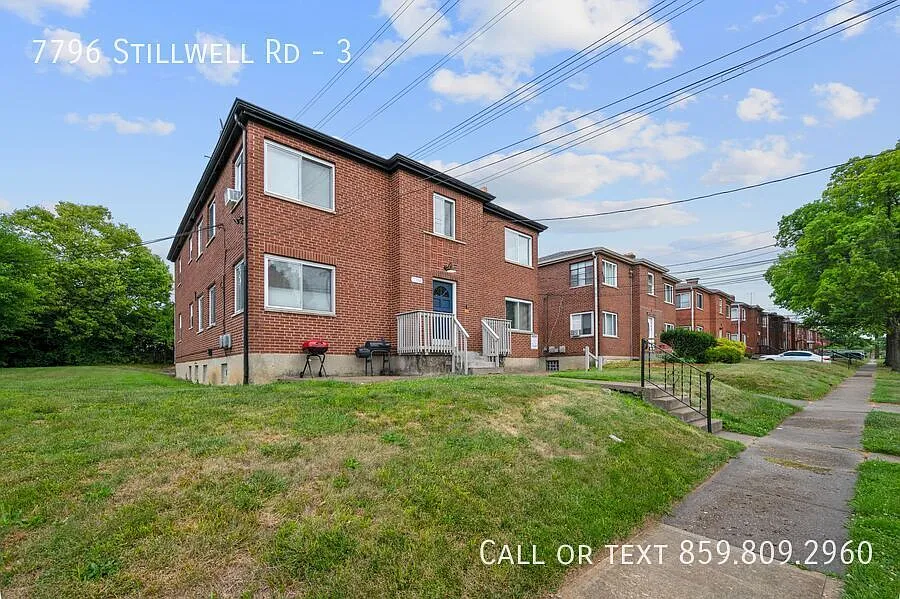 7796 Stillwell Rd Unit 3 — Photo 2