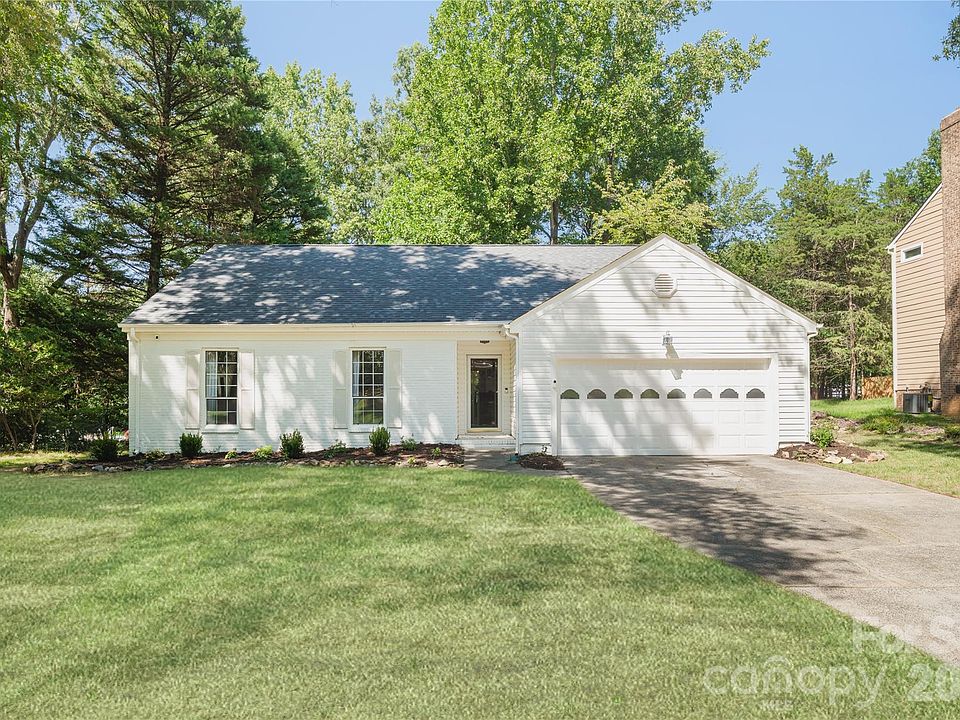1st image of 8805 Golf Ridge Dr
