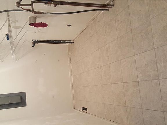 5th image of 1124 Apple St