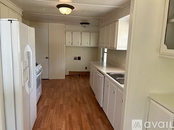 2 bed, 1600 sqft, $1,800 — Photo 1