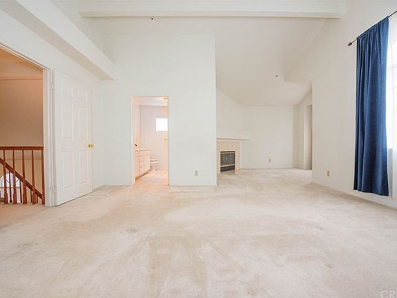 4th image of 9147 Noble Ave