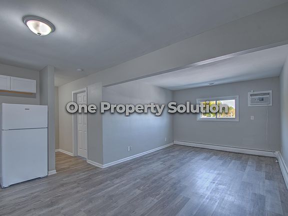 4th image of 5284 Broadway St