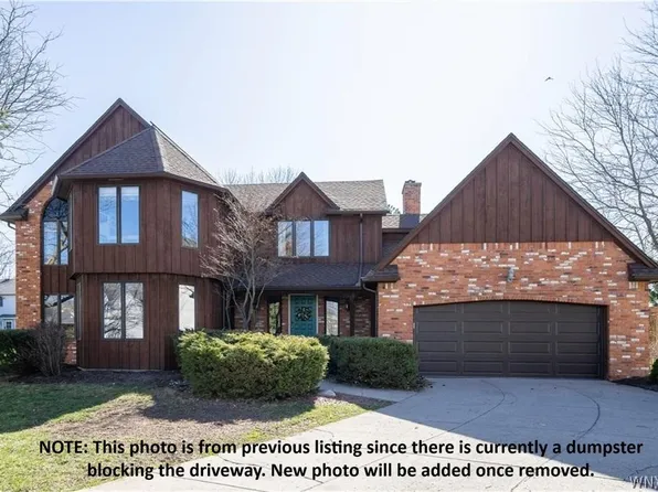 30 Opal Ct, East Amherst, NY 14051