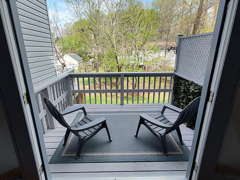 442 Darby Ln — Photo 12