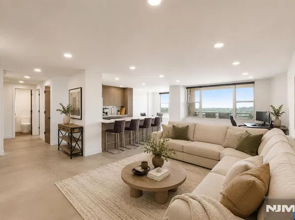 2200 N Central Road #14W, Fort Lee, NJ 07024
