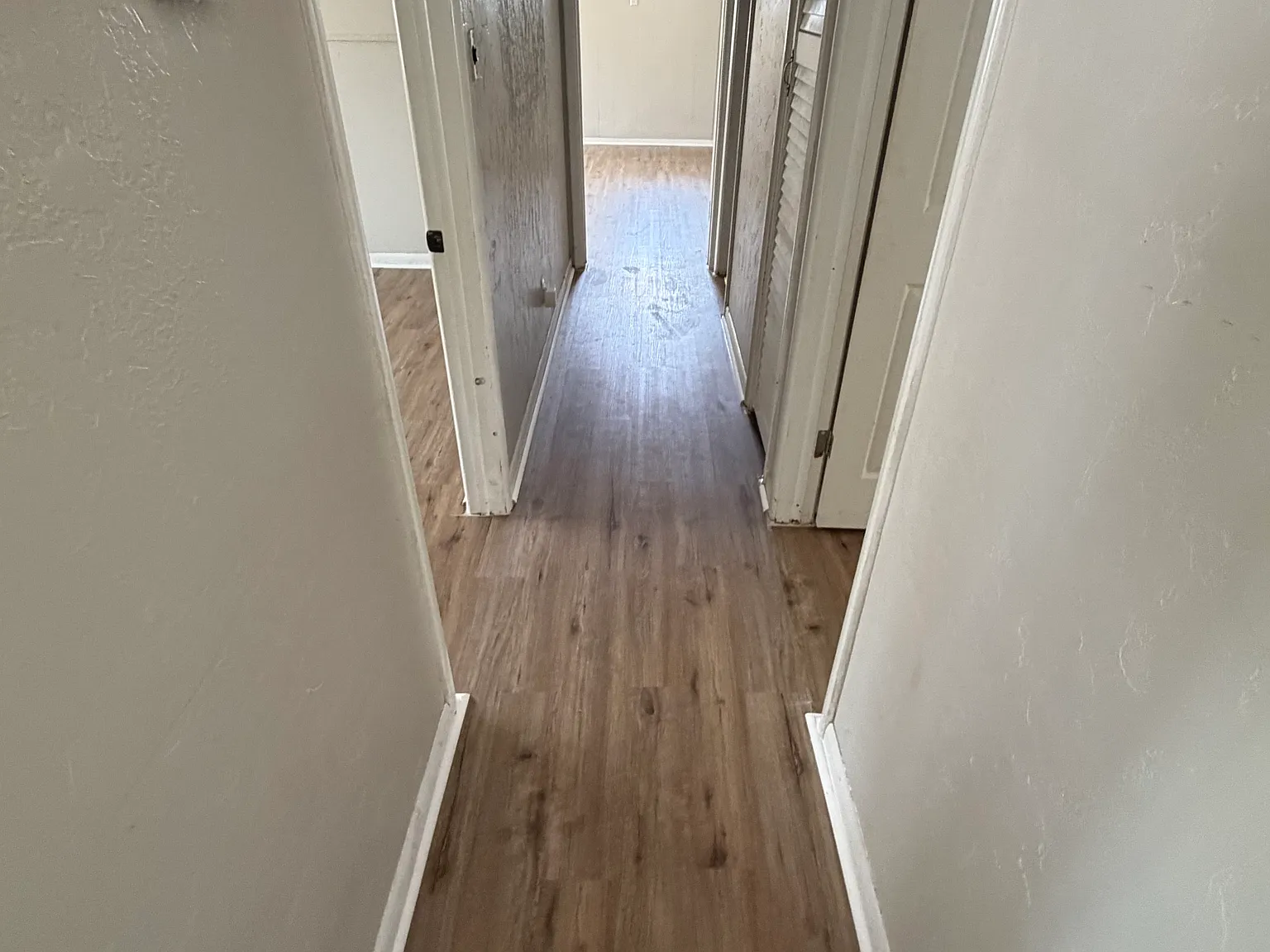 3 bed, 1100 sqft, $1,100 — Photo 3