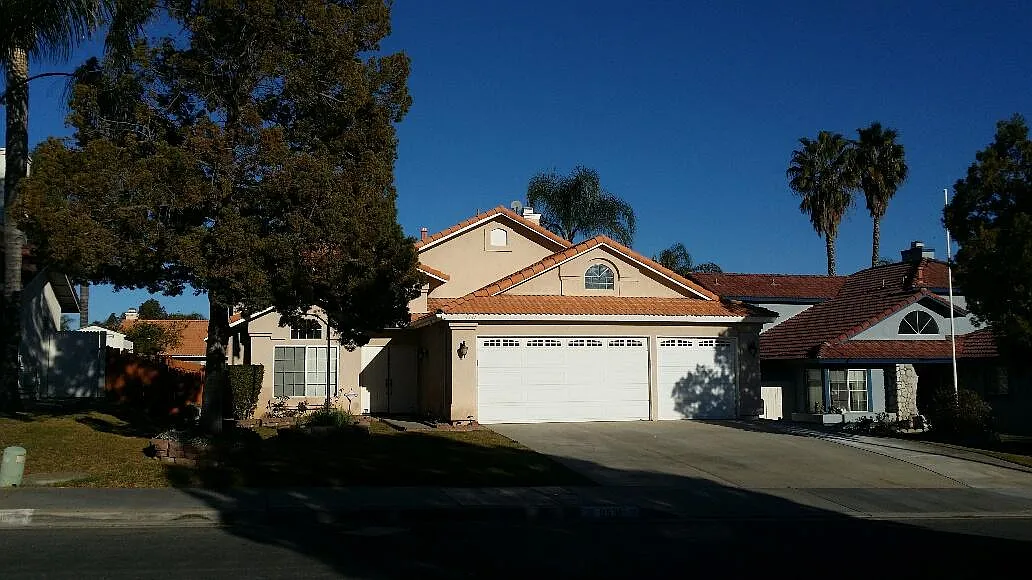 4 bed, 2200 sqft, $3,300 — Photo 1