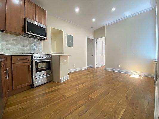 2nd image of 355 W 51st St #366