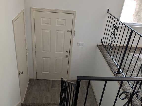 4th image of 9509 W 86th St