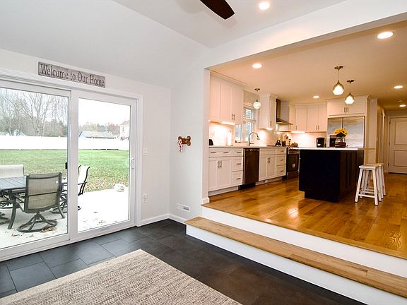 4th image of 4 Millbrook Dr