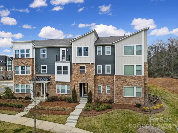 2219 Aria Park Dr, Charlotte, NC 28262