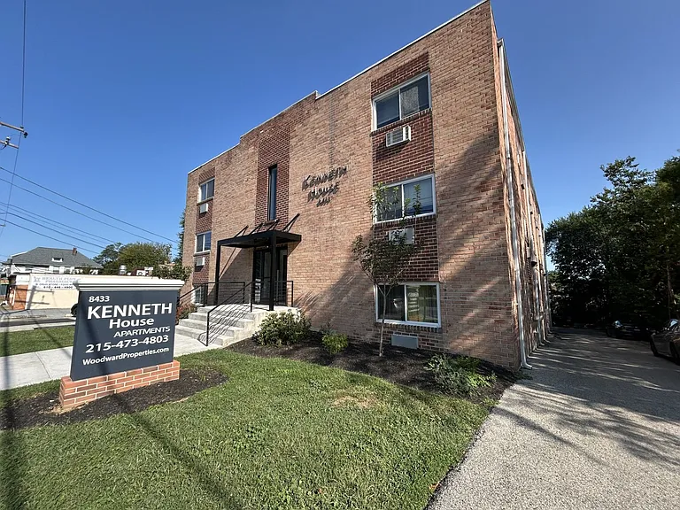 Kenneth House Apartments — Photo 1