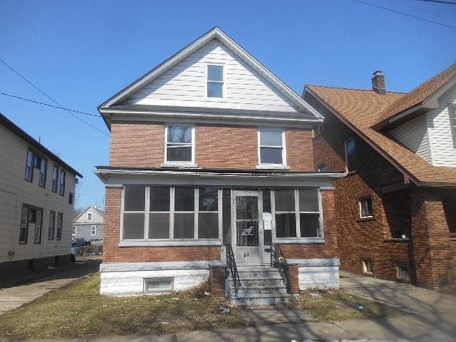 1st image of 724 E 25th St