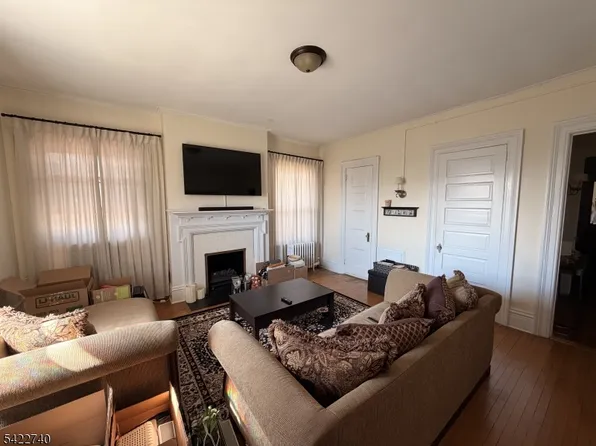 2 Prospect Ave APT 3, Montclair, NJ 07042