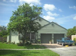 1050 SW 86th Ave, Pembroke Pines, FL 33025