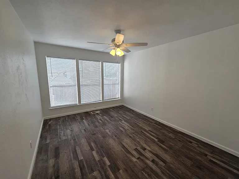 303 Shoreview Dr — Photo 7