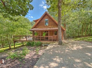 8014 Cedar Dr, Rogers, AR 72756