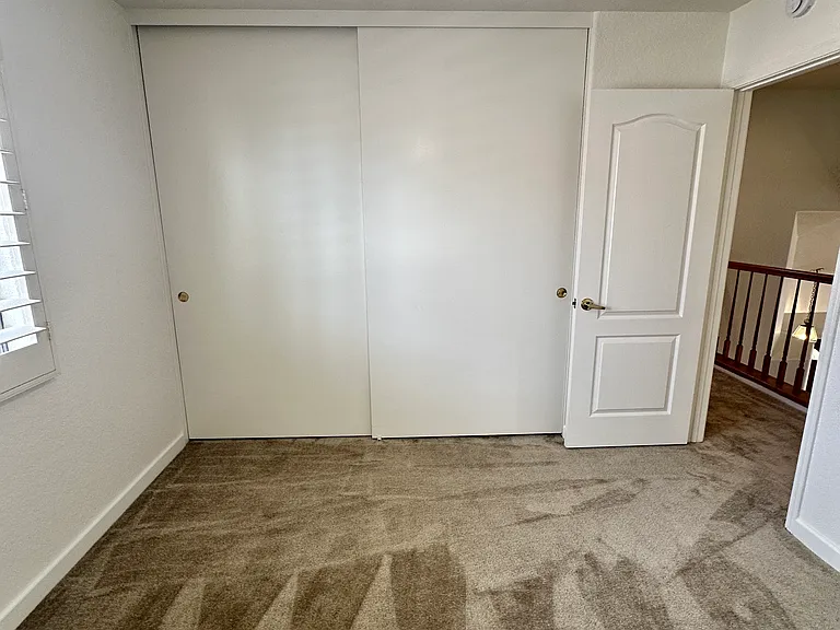 1043 Cordova Dr — Photo 32