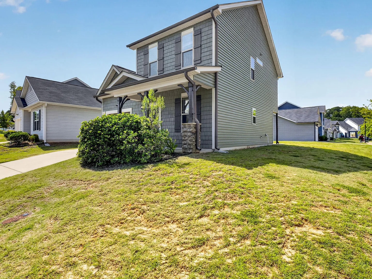 3 bed, 2.5 bath, 1564 sqft, $2,200 — Photo 2