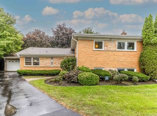 216 Valley View Ct, Wilmette, IL 60091
