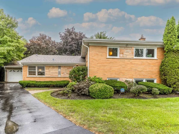 216 Valley View Ct, Wilmette, IL 60091