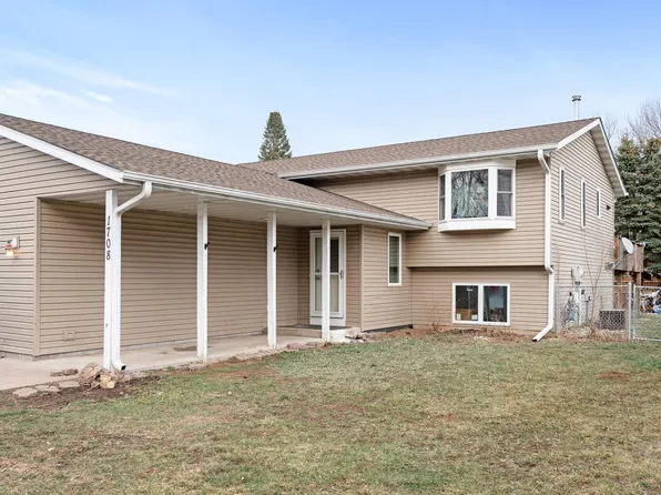 1708 Hagen Dr N, Maplewood, MN 55109